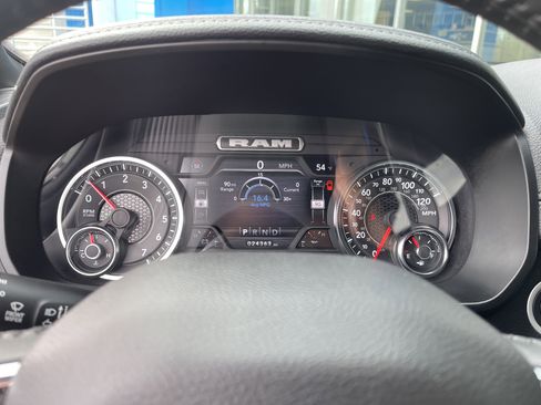 Used 2024 RAM 1500 Laramie image 29