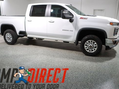 Used 2024 Chevrolet Silverado 2500 LT w/ Convenience Package AWD/4WD image 6