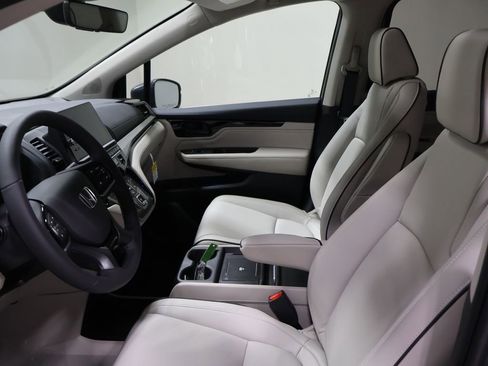 New 2026 Honda Odyssey Touring image 8