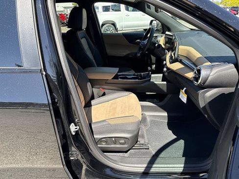Used 2025 Chevrolet Equinox ACTIV w/ Safety and Technology Package AWD/4WD image 46