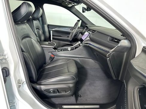 Used 2023 Jeep Grand Cherokee Overland image 29