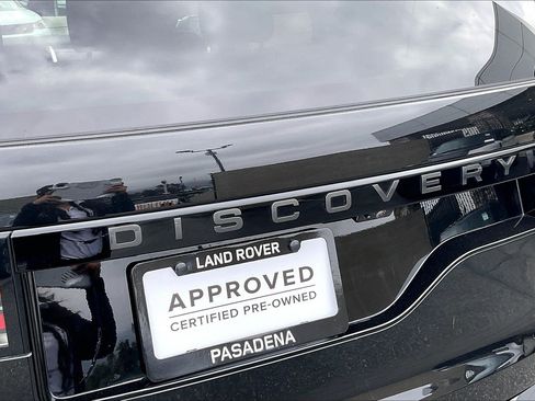 Used 2025 Land Rover Discovery Dynamic SE AWD/4WD image 31