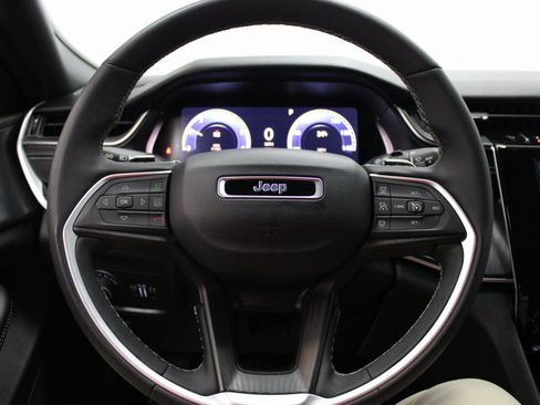 Used 2024 Jeep Grand Cherokee L Laredo image 37