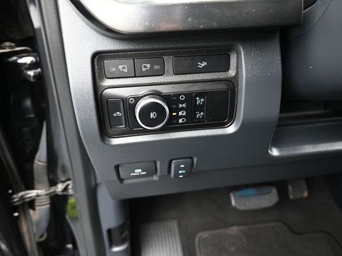 Used 2024 Ford F350 Lariat w/ Chrome Package image 8