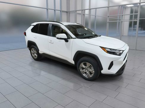 Used 2023 Toyota RAV4 XLE FWD image 2