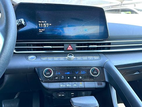Used 2024 Hyundai Elantra SEL image 31
