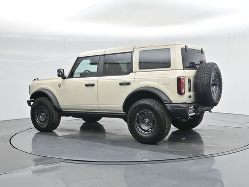 New 2025 Ford Bronco Badlands image 6