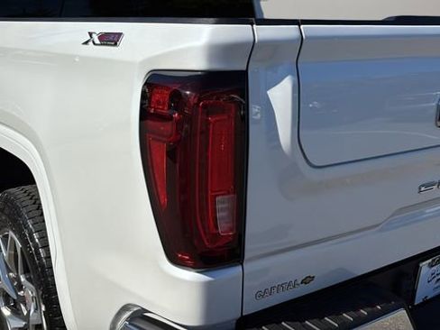 Used 2024 GMC Sierra 1500 SLT image 35