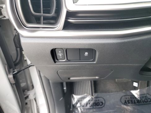 New 2026 Kia Sorento S image 7