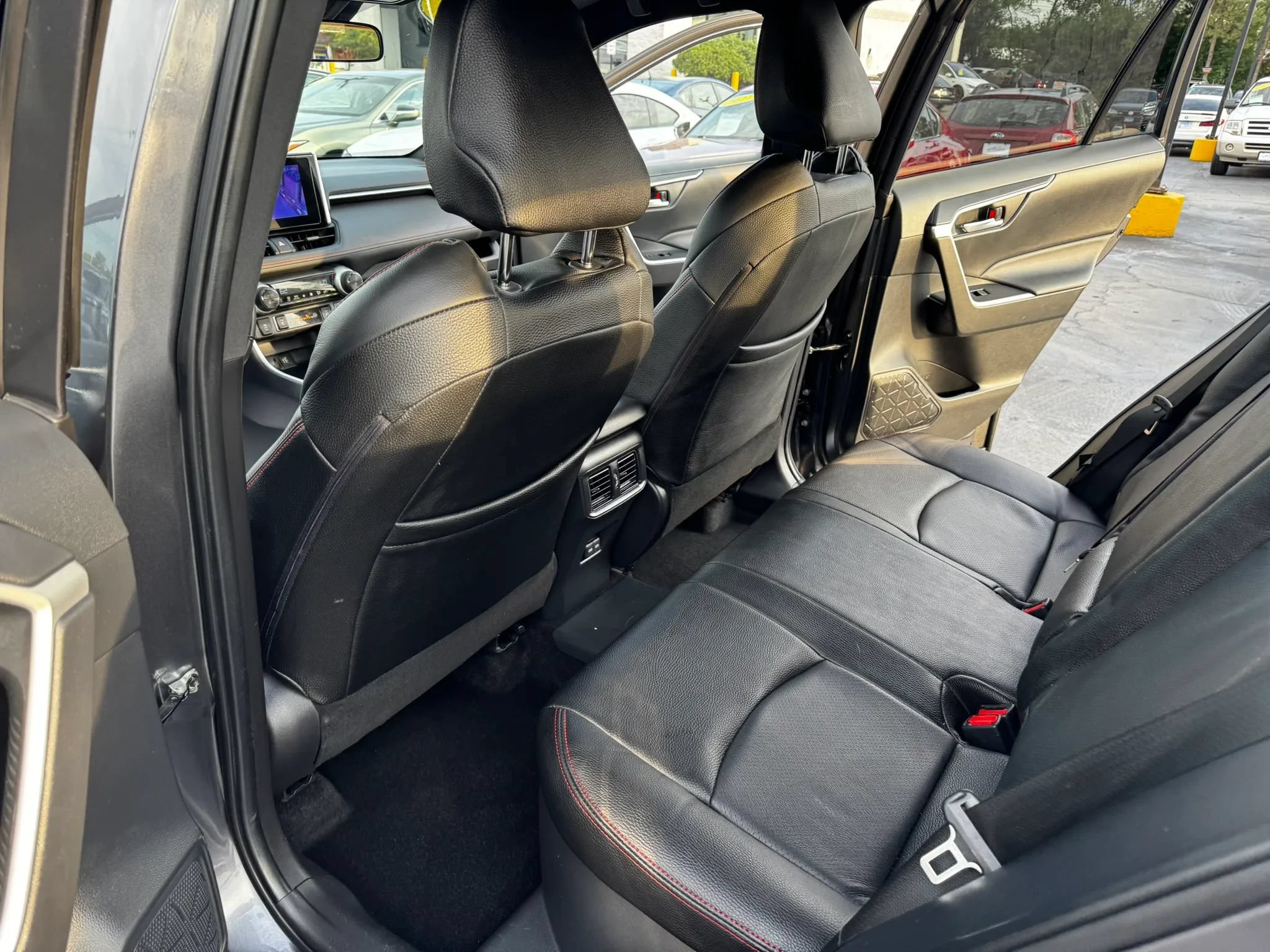Used 2023 Toyota RAV4 SE AWD/4WD image 18