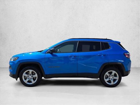 Used 2024 Jeep Compass Latitude AWD/4WD image 9