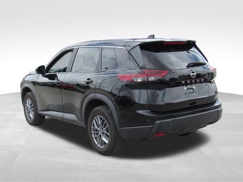Used 2024 Nissan Rogue S AWD/4WD image 7