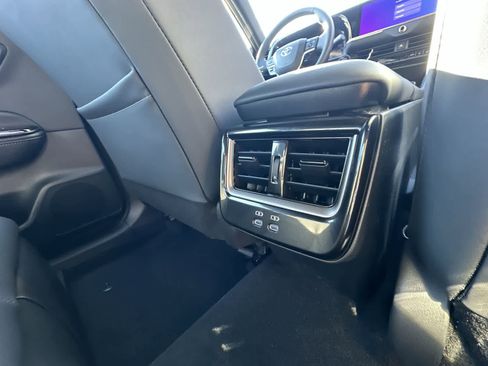 Used 2026 Toyota Crown AWD/4WD image 31