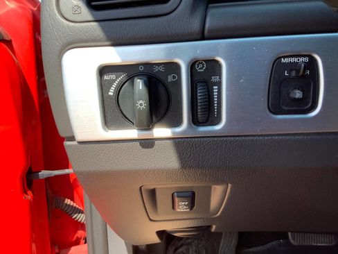 Used 2002 Ford Thunderbird Deluxe image 42