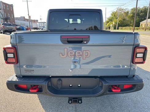 Used 2025 Jeep Gladiator Rubicon w/ Safety Group image 6
