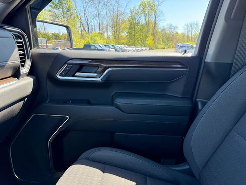Certified 2025 Chevrolet Silverado 1500 LT AWD/4WD image 38