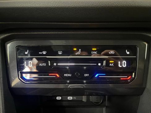 Certified 2024 Volkswagen Tiguan SE R-Line image 18