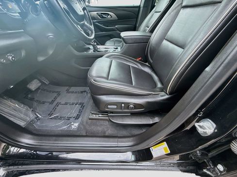 Used 2023 Chevrolet Traverse Premier w/ Redline Edition FWD image 20