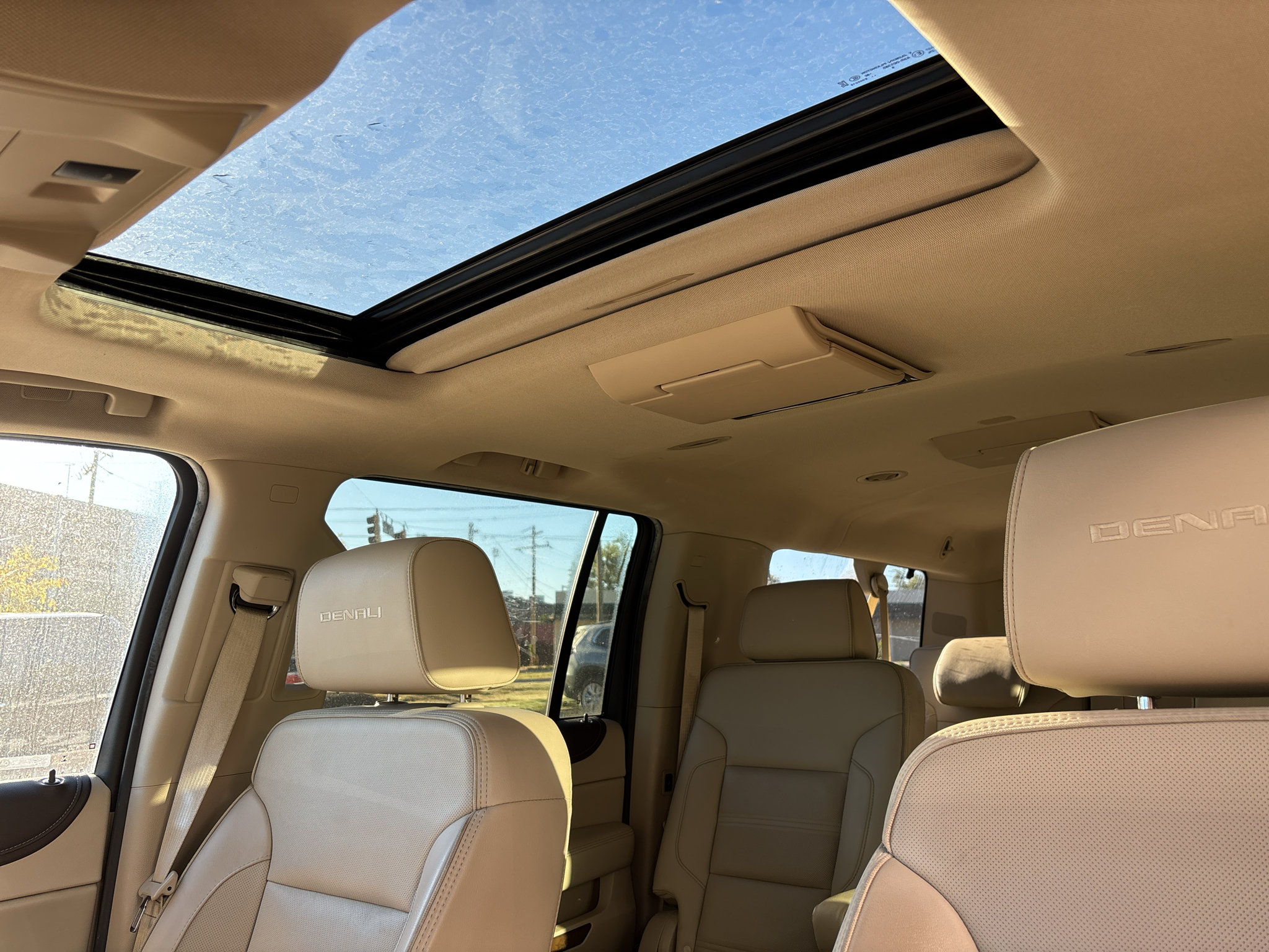 Used 2019 GMC Yukon XL Denali w/ Denali Ultimate Package AWD/4WD image 17