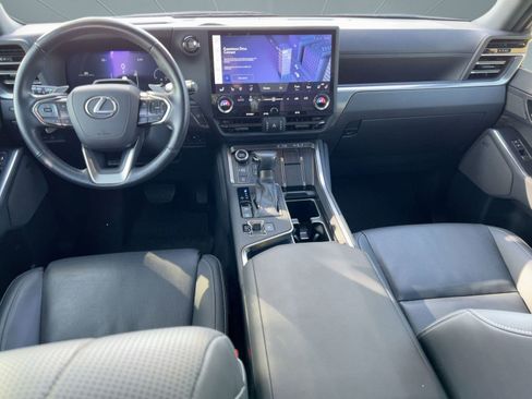 Used 2024 Lexus GX 550 w/ Cold Area Package image 17