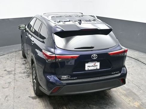 Used 2022 Toyota Highlander XLE image 30