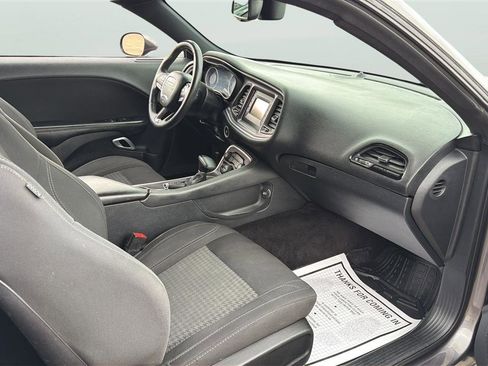 Used 2016 Dodge Challenger SXT RWD image 15