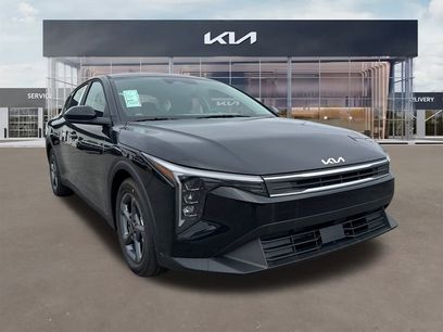 New 2025 Kia K4 LXS