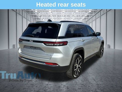 Used 2025 Jeep Grand Cherokee Limited AWD/4WD image 8