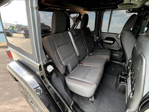 Used 2021 Jeep Wrangler Unlimited Rubicon AWD/4WD image 26
