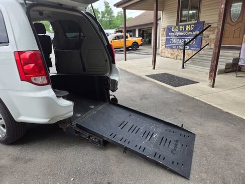 Used 2017 Dodge Grand Caravan SE w/ Power Window Group FWD image 38