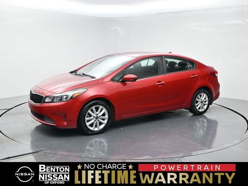 Used 2017 Kia Forte S FWD image 1