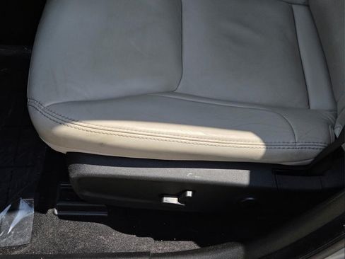 Used 2021 Chrysler 300 Touring L RWD image 22