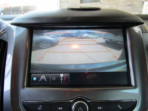 Used 2017 Chevrolet Cruze LT FWD image 11