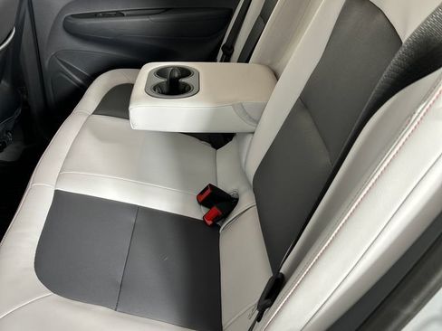 Used 2020 Chevrolet Bolt Premier w/ Infotainment Package FWD image 17