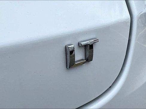Used 2025 Chevrolet Trax LT FWD image 25