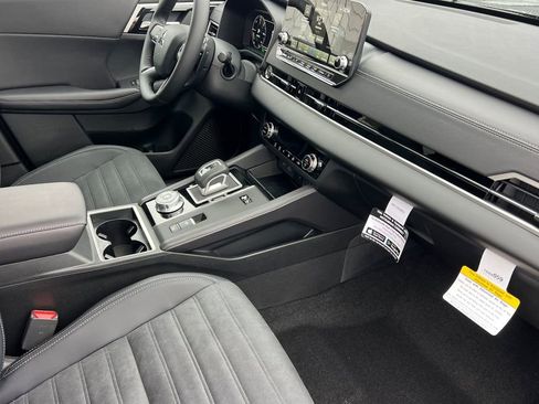 New 2025 Mitsubishi Outlander SE image 17