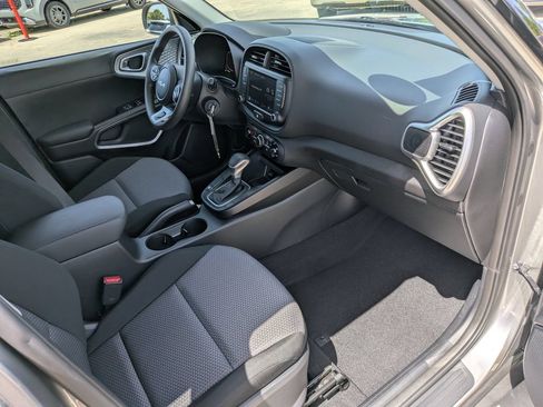 Certified 2024 Kia Soul LX FWD image 12