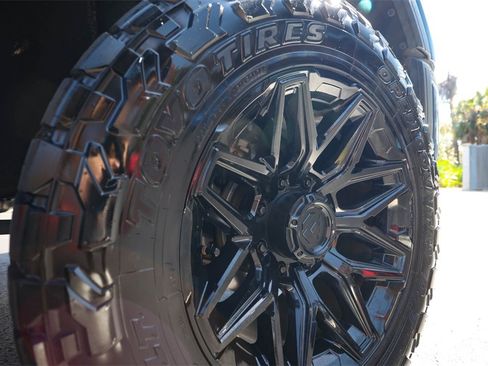 Used 2024 GMC Sierra 2500 Denali Ultimate image 14