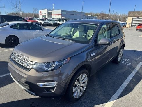 Used 2016 Land Rover Discovery Sport HSE Luxury image 9