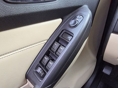 Used 2009 HUMMER H3T Luxury image 13