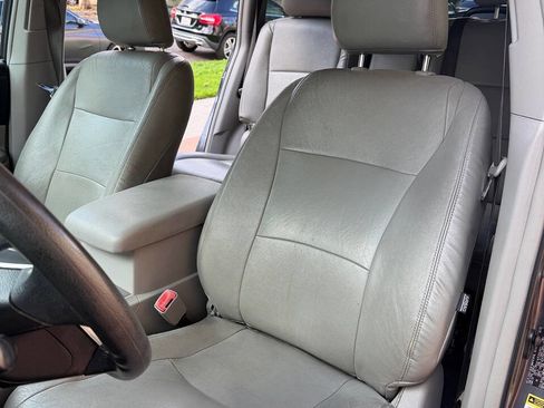 Used 2012 Toyota Highlander SE image 16