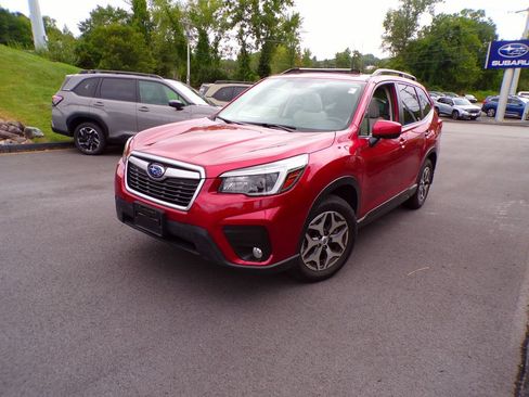 Used 2021 Subaru Forester Premium AWD/4WD image 1