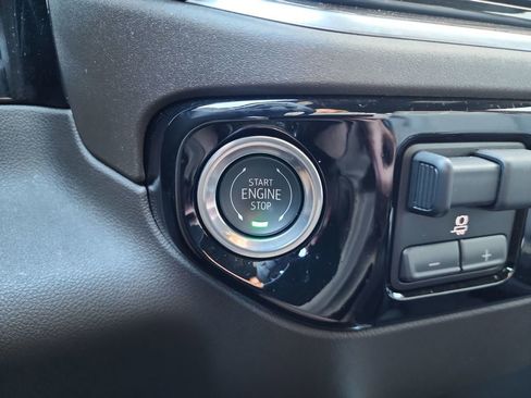 Certified 2026 Chevrolet Silverado 1500 RST AWD/4WD image 26