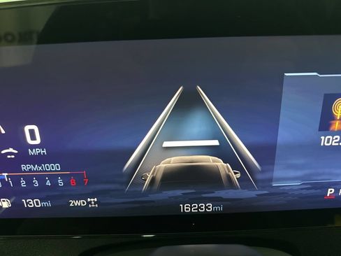 Used 2025 Chevrolet Traverse Z71 w/ Enhanced Driving Package AWD/4WD image 29