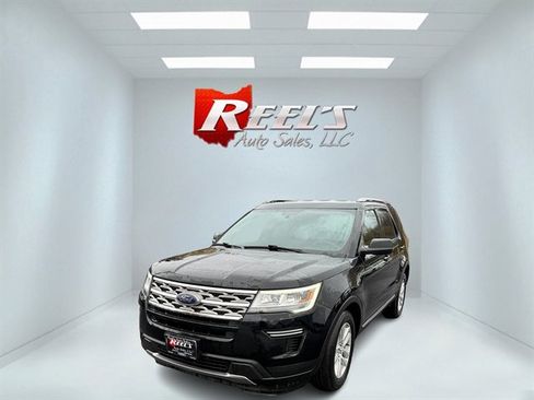 Used 2018 Ford Explorer XLT image 1