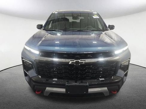 Used 2026 Chevrolet Traverse Z71 w/ LPO, Floor Liner Package AWD/4WD image 2