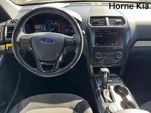 Used 2018 Ford Explorer XLT w/ Equipment Group 201A image 15