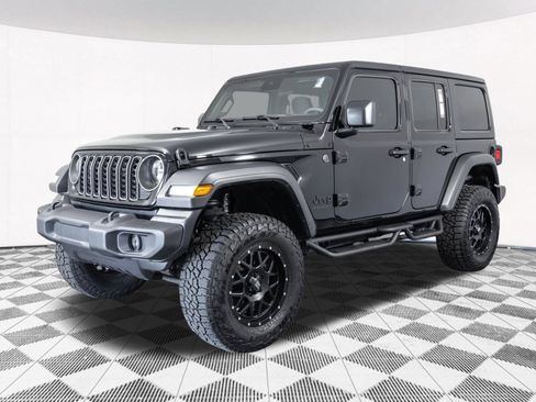 Used 2025 Jeep Wrangler Unlimited Sport AWD/4WD image 10