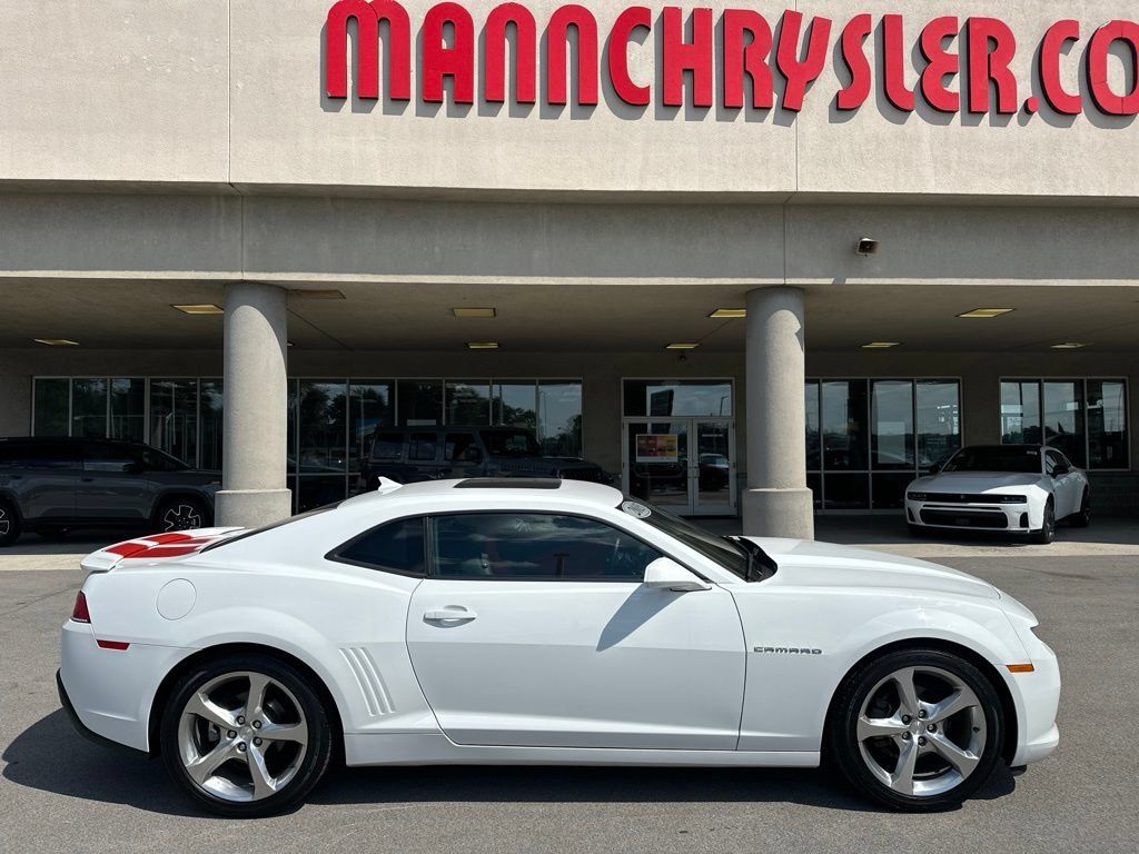 Used 2015 Chevrolet Camaro LT w/ RS Package RWD image 4