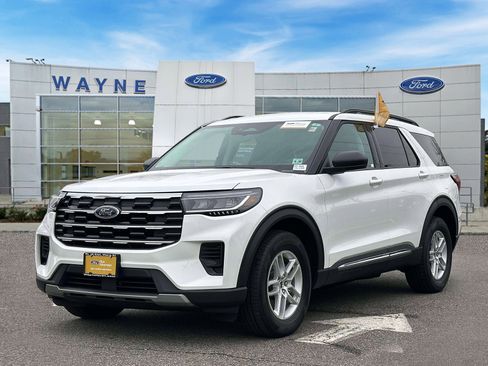 Certified 2025 Ford Explorer Active image 2